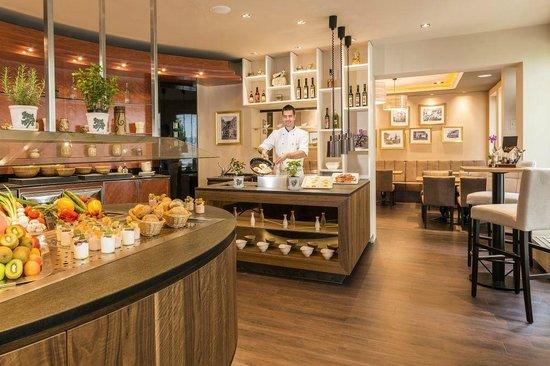 Arnos Cafe Bistro
