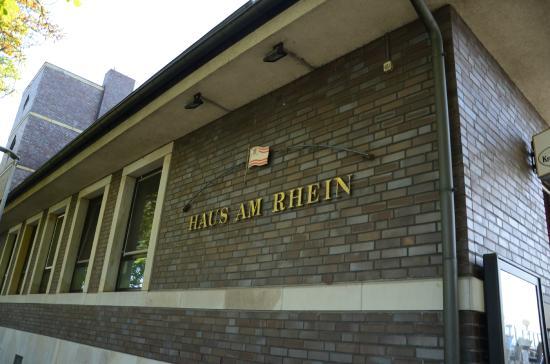 Haus am Rhein